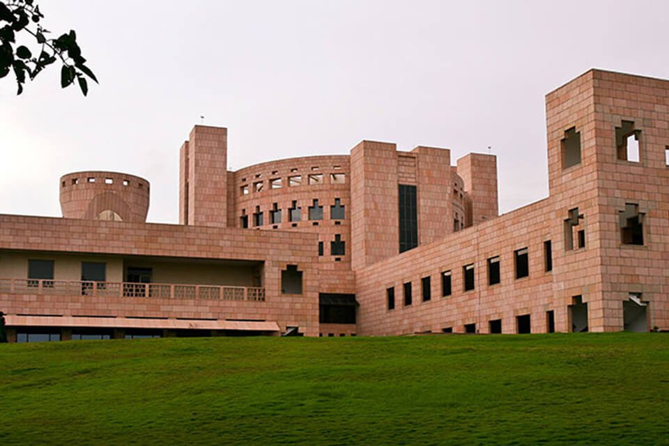Six Highlights About the Indian School of Business | The Red Pen